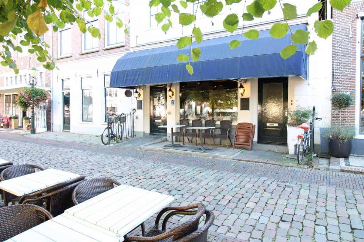Eetcafé in het stadscentrum van Elburg