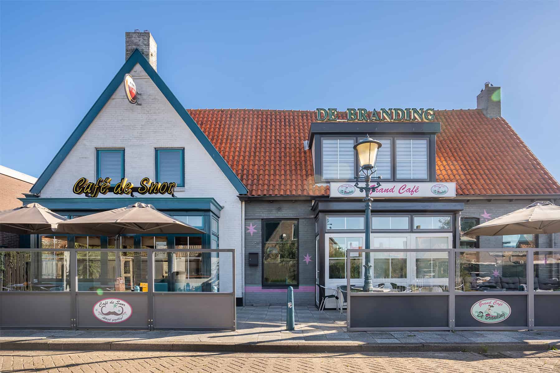 Grand café – bar-dancing in het centrum van Petten