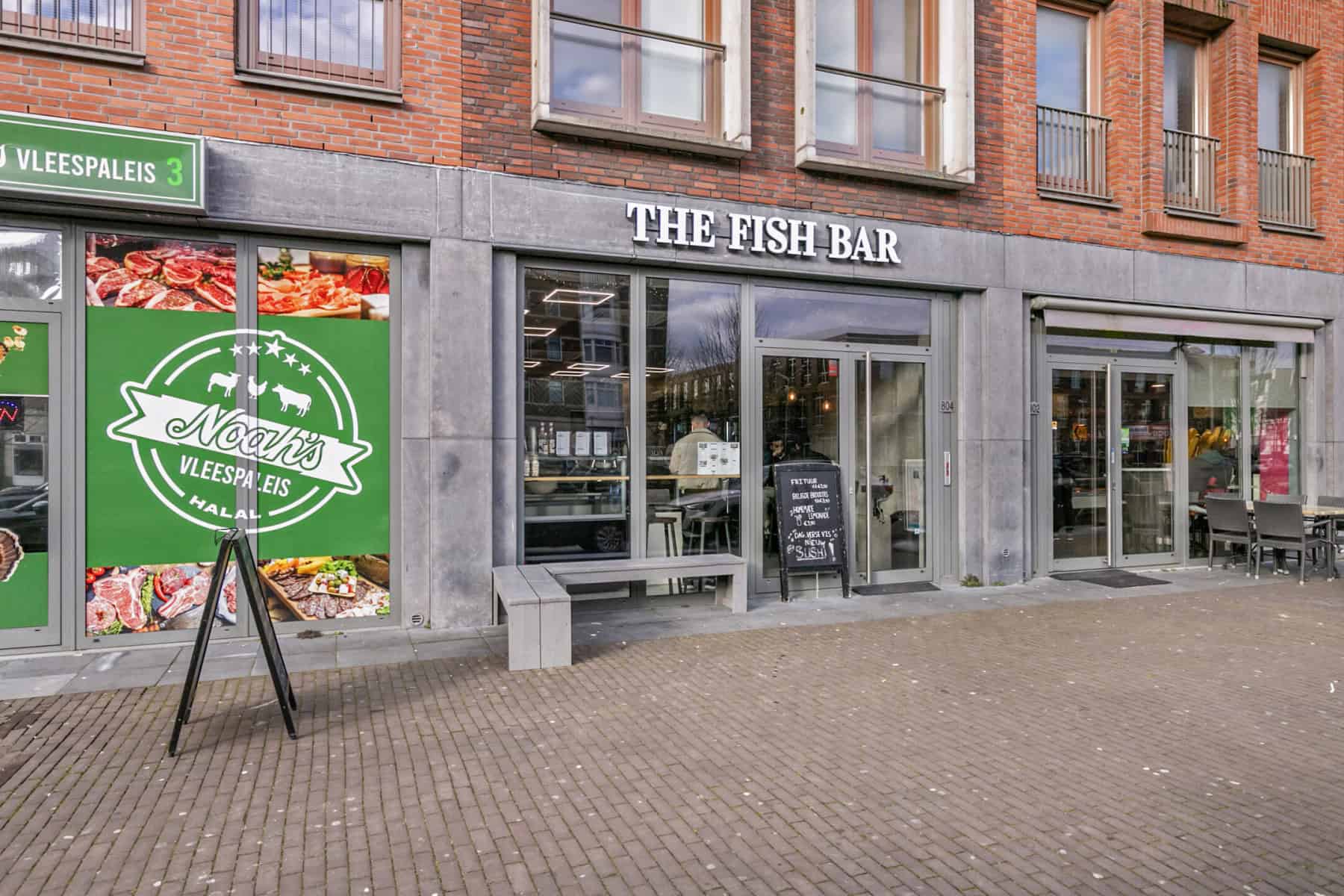 Moderne viswinkel met ruime mogelijkheden