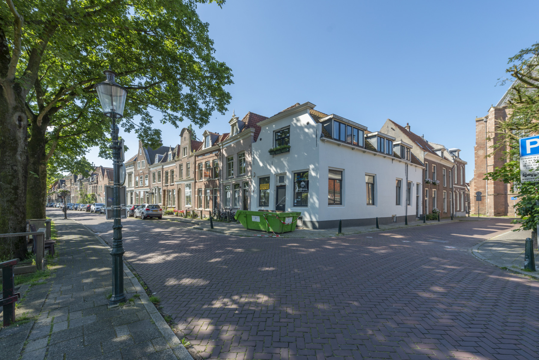 Horecapand met ruim terras op A-locatie